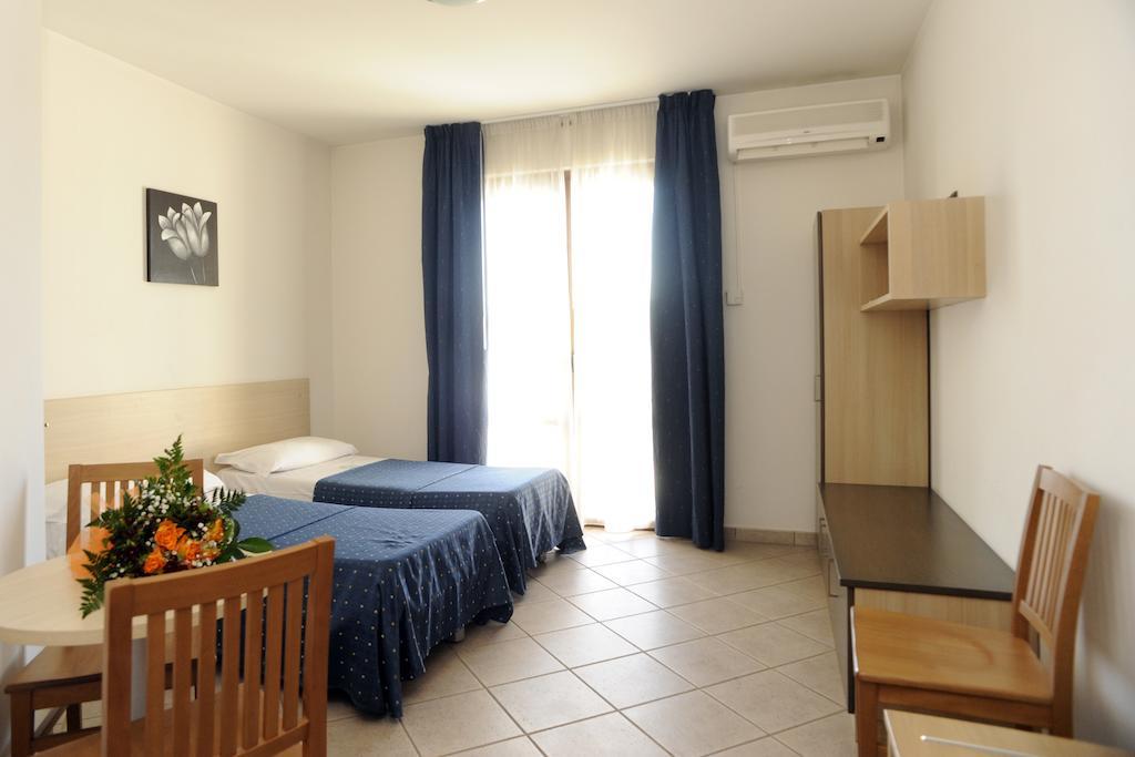 Hotel La Quercia Valmontone Kamer foto