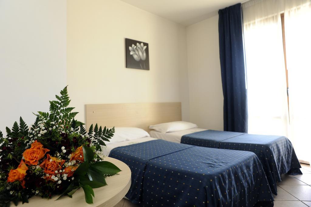 Hotel La Quercia Valmontone Kamer foto