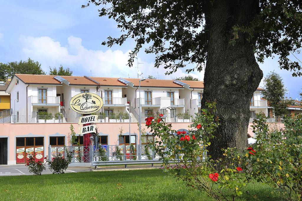Hotel La Quercia Valmontone Buitenkant foto
